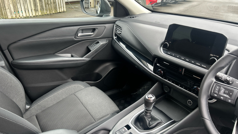 Nissan Qashqai 1.3 DiG-T MH N-Connecta 5dr Petrol Hatchback